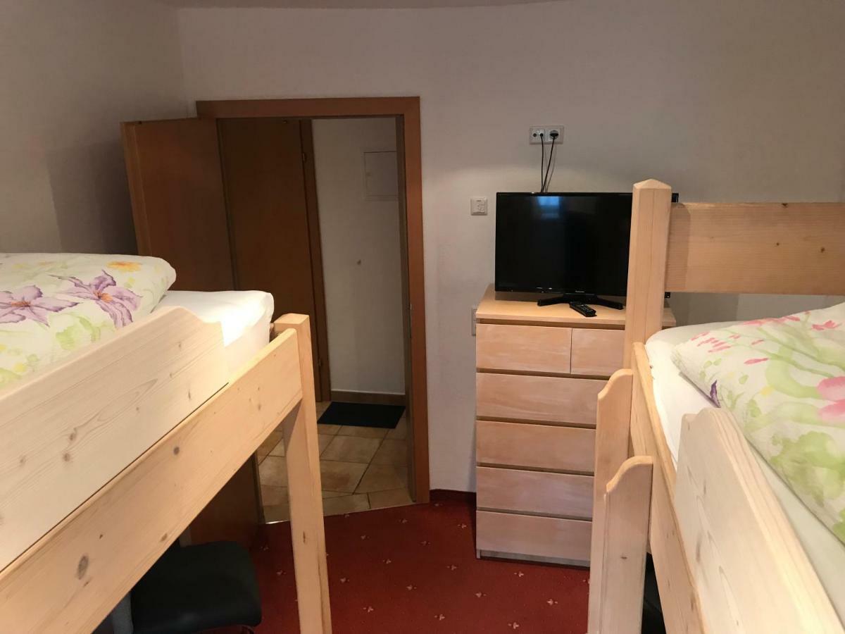 Ferienwohnung Julia Brixen im Thale Exterior foto